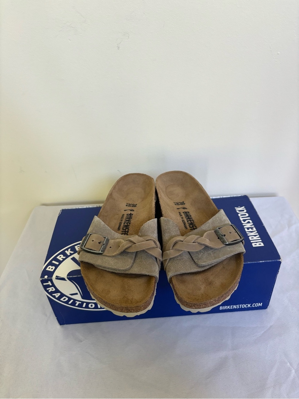 Birkenstock Oita Modern Suede Taupe Sandals Womens Sz 7 Eu38 Narrow fit NWB